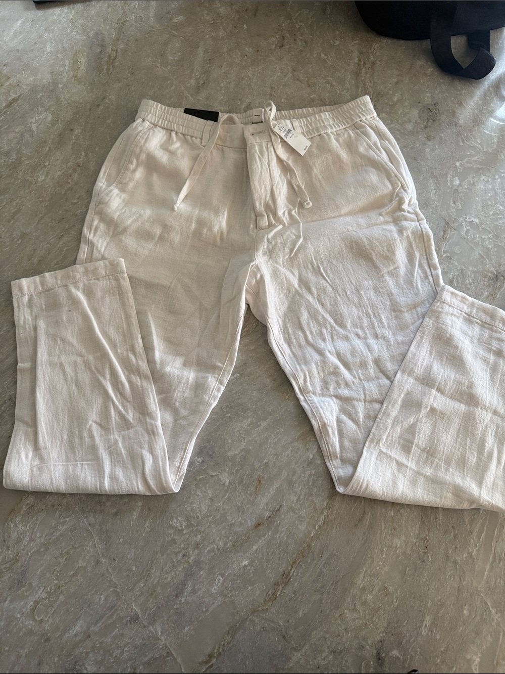 Banana Republic Men's Light Cream Drawstring Linen-Blend Pants